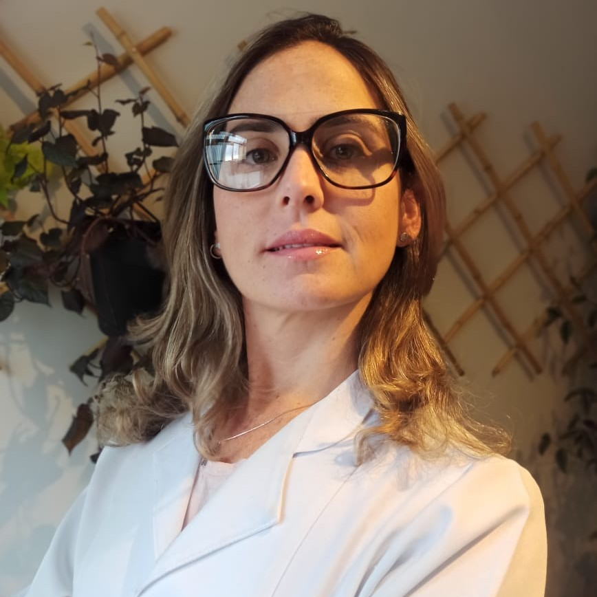 Fisioterapeuta que utiliza os materiais da Direção Clara 1