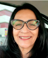 Fisioterapeuta que utiliza os materiais da Direção Clara 3